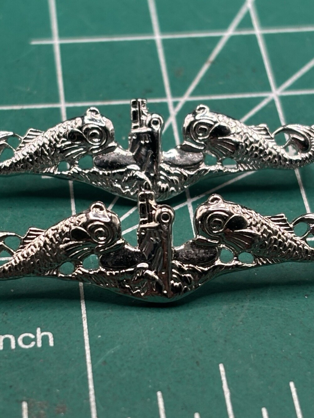 COLD WAR US NAVY SUBMARINE WARFARE DOLPHINS BADGE ENLISTED V-21-N VANGUARD